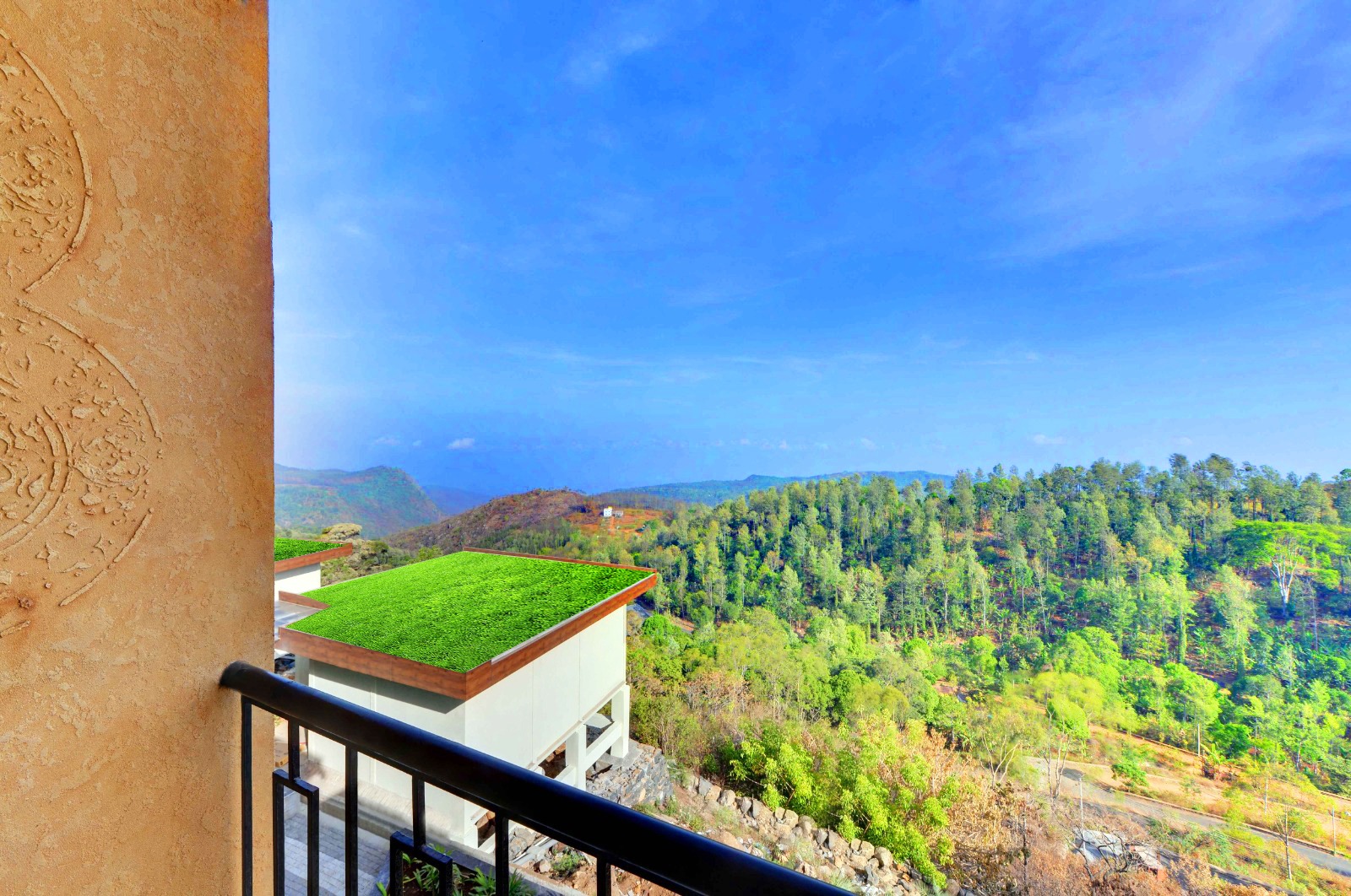 Mount Pico Hotel - unparalleled vantage point over the scenic surroundings