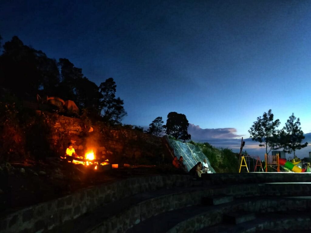 MOUNTPICO Yercaud, Campfire Nights