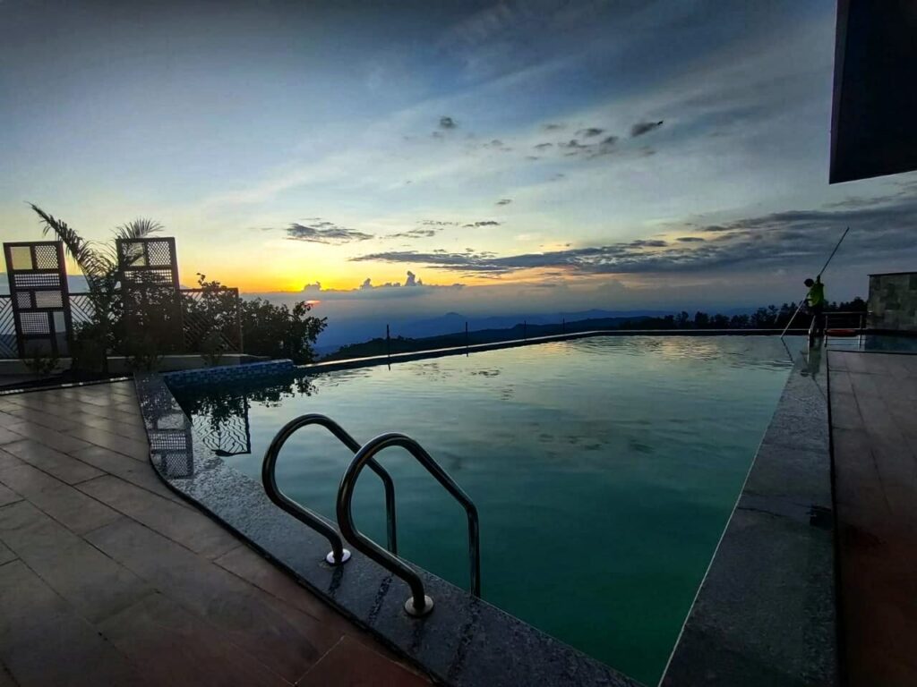 Infinity Pool Bliss, Highlights at Mount Pico